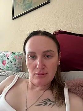 TomilaSi online show from July 12, 2026, 1:45 pm
