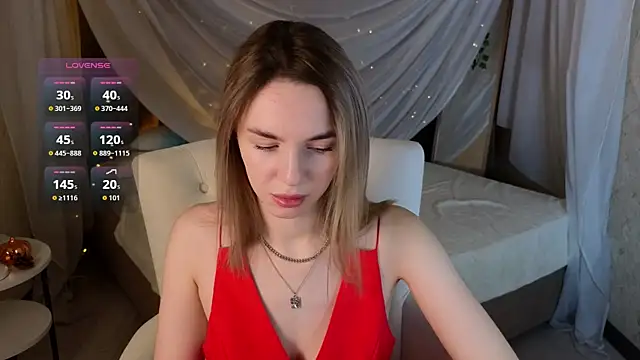 Snapshot of molly_crystal chatting on January 7, 2026, 1:32 am molly crystal online show from January 7, 2026, 1:32 am