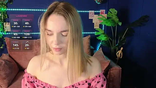 Snapshot of molly_crystal chatting on January 9, 2026, 1:34 am molly crystal online show from January 9, 2026, 1:34 am