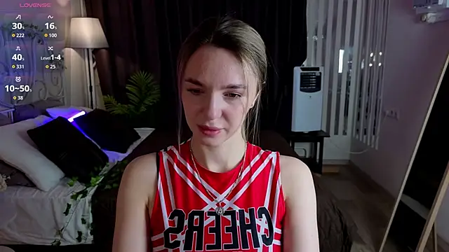 Snapshot of molly_crystal chatting on January 13, 2026, 1:31 am molly crystal online show from January 13, 2026, 1:31 am