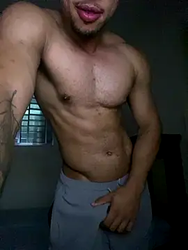 MoreninhoMagrinho online show from December 19, 2025, 3:32 am