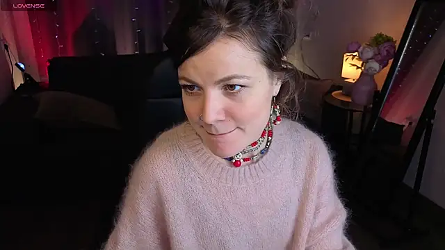 Snapshot of Marla_Bri chatting on November 25, 2025, 1:22 pm Marla Bri online show from November 25, 2025, 1:22 pm