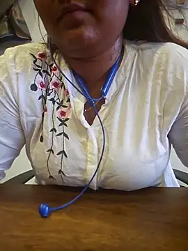 Snapshot of Tamil_Smiley_Queen chatting on April 13, 2026, 12:53 pm Tamil Smiley Queen online show from April 13, 2026, 12:53 pm