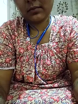 Tamil Smiley Queen online show from November 24, 2025, 1:55 pm