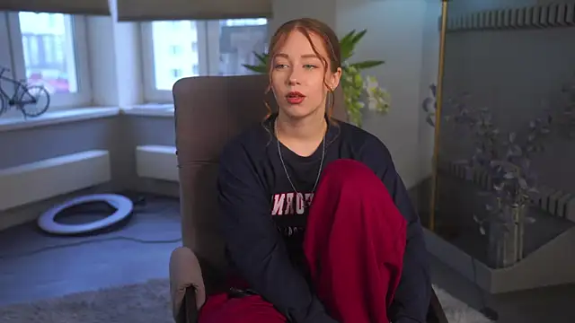 Snapshot of NadaPropst chatting on November 28, 2025, 5:07 am NadaPropst online show from November 28, 2025, 5:07 am