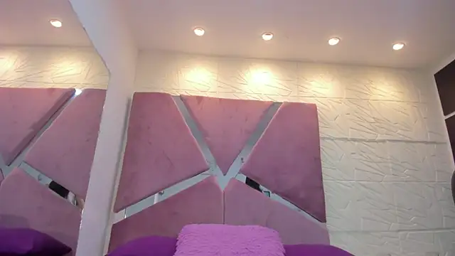 sol-angel online show from April 21, 2026, 4:57 pm