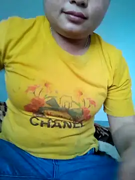 Snapshot of mai-mai-97 chatting on February 14, 2026, 7:41 am mai-mai-97 online show from February 14, 2026, 7:41 am