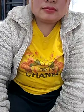 Snapshot of mai-mai-97 chatting on February 4, 2026, 2:45 pm mai-mai-97 online show from February 4, 2026, 2:45 pm