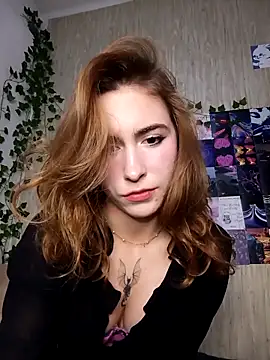 Snapshot of Lunnitad chatting on November 27, 2025, 7:58 pm Lunnitad online show from November 27, 2025, 7:58 pm