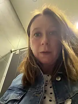 Brooke lover online show from May 22, 2026, 7:17 am