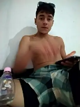 Snapshot of STUDIO-1 chatting on January 13, 2026, 2:21 pm STUDIO-1 online show from January 13, 2026, 2:21 pm