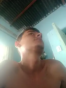 Snapshot of STUDIO-1 chatting on December 22, 2025, 1:11 pm STUDIO-1 online show from December 22, 2025, 1:11 pm