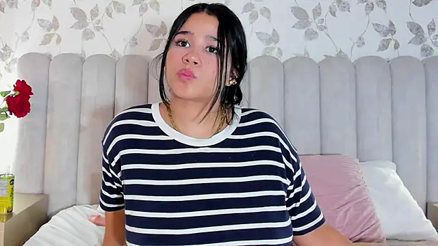 Snapshot of Lizz_Bunny chatting on February 3, 2026, 2:53 am Lizz Bunny online show from February 3, 2026, 2:53 am