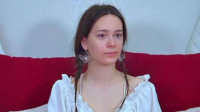 Snapshot of LilyLanes chatting on November 26, 2025, 2:50 pm LilyLanes online show from November 26, 2025, 2:50 pm