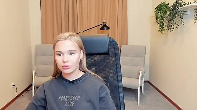 CorrineSchrodt online show from November 29, 2025, 2:50 pm