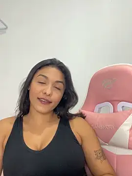 Laurapocahontas online show from November 27, 2025, 12:22 am