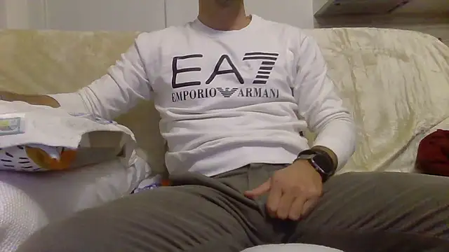 Snapshot of Eroshotlicker chatting on January 7, 2026, 10:48 pm Eroshotlicker online show from January 7, 2026, 10:48 pm