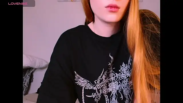 Snapshot of _Milana_Sparkl75_ chatting on February 5, 2026, 5:09 pm Milana Sparkl75 online show from February 5, 2026, 5:09 pm