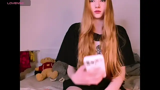 Snapshot of _Milana_Sparkl75_ chatting on February 12, 2026, 8:08 pm Milana Sparkl75 online show from February 12, 2026, 8:08 pm