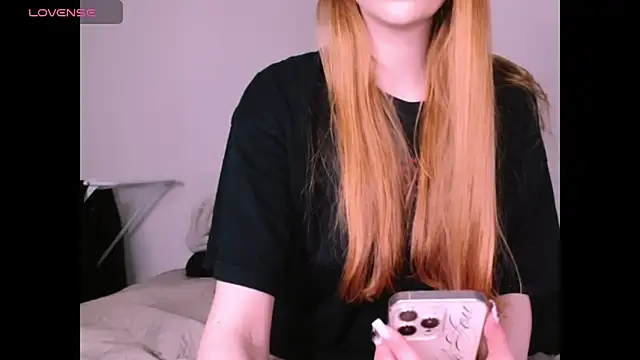 Snapshot of _Milana_Sparkl75_ chatting on March 31, 2026, 8:33 pm Milana Sparkl75 online show from March 31, 2026, 8:33 pm