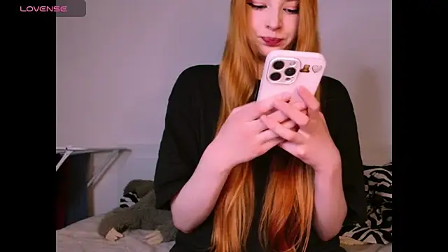 Snapshot of _Milana_Sparkl75_ chatting on March 3, 2026, 9:33 pm Milana Sparkl75 online show from March 3, 2026, 9:33 pm