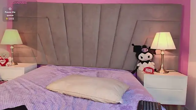 Snapshot of Emilyroth chatting on March 2, 2026, 10:17 pm Emilyroth online show from March 2, 2026, 10:17 pm