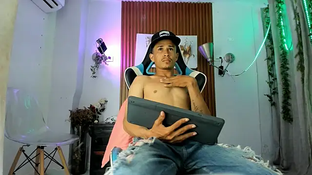 Armando hot22 online show from November 24, 2025, 11:49 pm