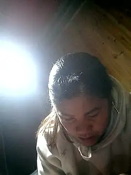 Snapshot of hey-bana chatting on January 7, 2026, 12:48 am hey-bana online show from January 7, 2026, 12:48 am