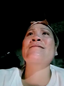 Snapshot of hey-bana chatting on December 3, 2025, 11:42 am hey-bana online show from December 3, 2025, 11:42 am