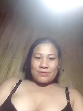 Snapshot of hey-bana chatting on December 4, 2025, 12:37 pm hey-bana online show from December 4, 2025, 12:37 pm