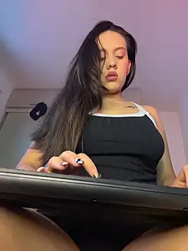 Snapshot of Samantafoxx_ chatting on March 7, 2026, 10:48 pm Samantafoxx online show from March 7, 2026, 10:48 pm