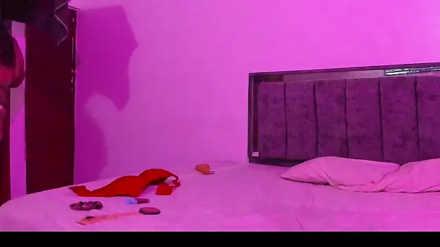 daripaola sexlove online show from November 27, 2025, 8:20 pm