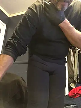 xxxenzo1 online show from December 13, 2024, 9:24 am