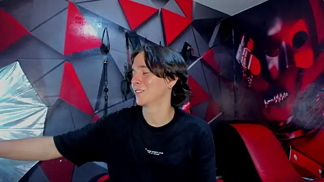 Aaron LatinMen2 online show from December 18, 2025, 9:07 pm