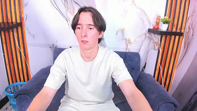 Aaron LatinMen2 online show from November 28, 2025, 3:50 am