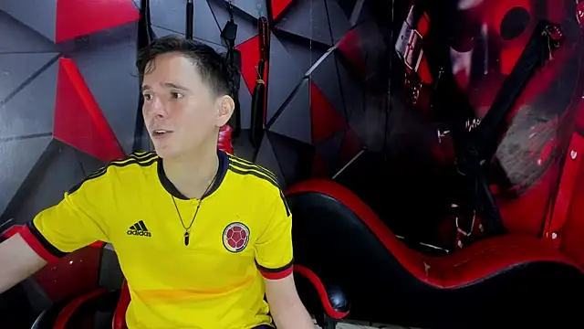 Aaron LatinMen2 online show from January 6, 2026, 8:57 pm