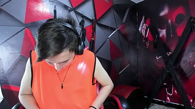 Aaron LatinMen2 online show from January 6, 2026, 12:58 am