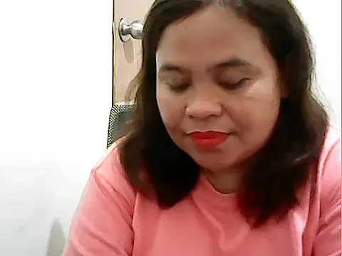 Snapshot of cutechubby chatting on April 21, 2026, 10:33 am cutechubby online show from April 21, 2026, 10:33 am