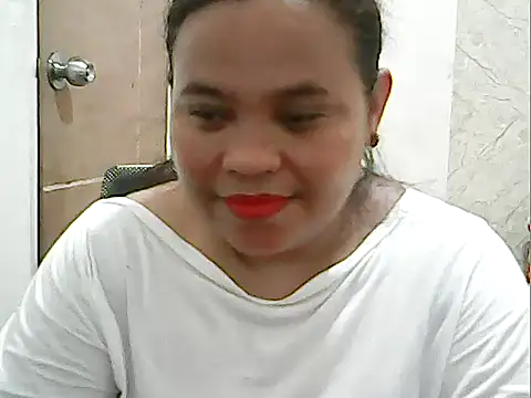 Snapshot of cutechubby chatting on May 17, 2026, 10:48 am cutechubby online show from May 17, 2026, 10:48 am