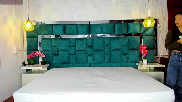 Snapshot of _bonnyandclyde chatting on February 9, 2026, 12:03 pm bonnyandclyde online show from February 9, 2026, 12:03 pm