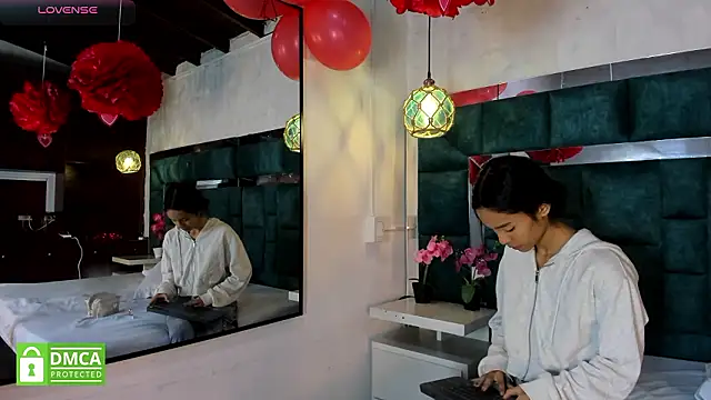 Snapshot of _bonnyandclyde chatting on February 18, 2026, 12:01 pm bonnyandclyde online show from February 18, 2026, 12:01 pm