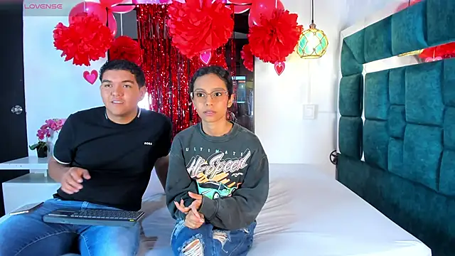 Snapshot of _bonnyandclyde chatting on February 15, 2026, 1:32 pm bonnyandclyde online show from February 15, 2026, 1:32 pm