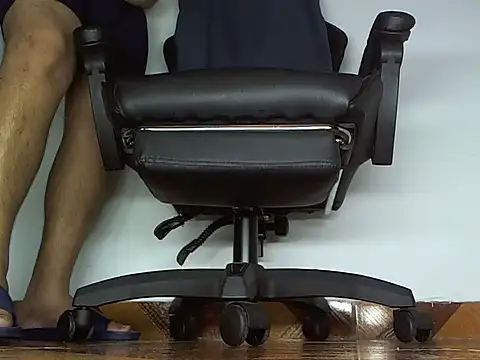 Alphacashmaster777 online show from April 9, 2026, 12:00 pm