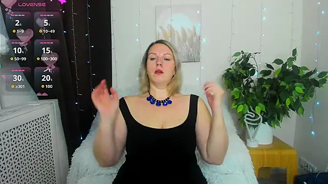 Alison star  online show from December 2, 2025, 1:39 am