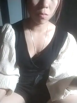 tieutam122 online show from February 4, 2026, 11:27 am