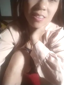 tieutam122 online show from February 3, 2026, 10:04 pm