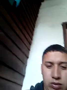 Snapshot of Alvarezz0202 chatting on June 23, 2026, 5:11 pm Alvarezz0202 online show from June 23, 2026, 5:11 pm