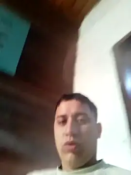 Snapshot of Alvarezz0202 chatting on July 26, 2026, 1:07 pm Alvarezz0202 online show from July 26, 2026, 1:07 pm