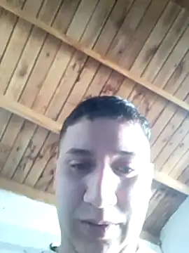 Snapshot of Alvarezz0202 chatting on July 7, 2026, 5:27 pm Alvarezz0202 online show from July 7, 2026, 5:27 pm