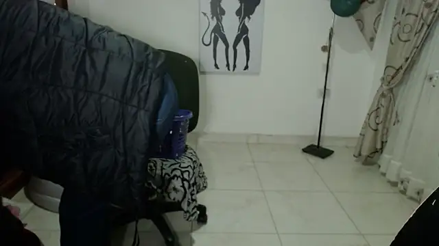 Snapshot of vivian-milf chatting on February 20, 2026, 6:26 am vivian-milf online show from February 20, 2026, 6:26 am